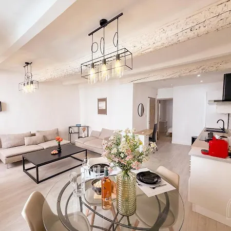 Appartement Spacieux T2 Lumineux Au Cœur Du Port De *